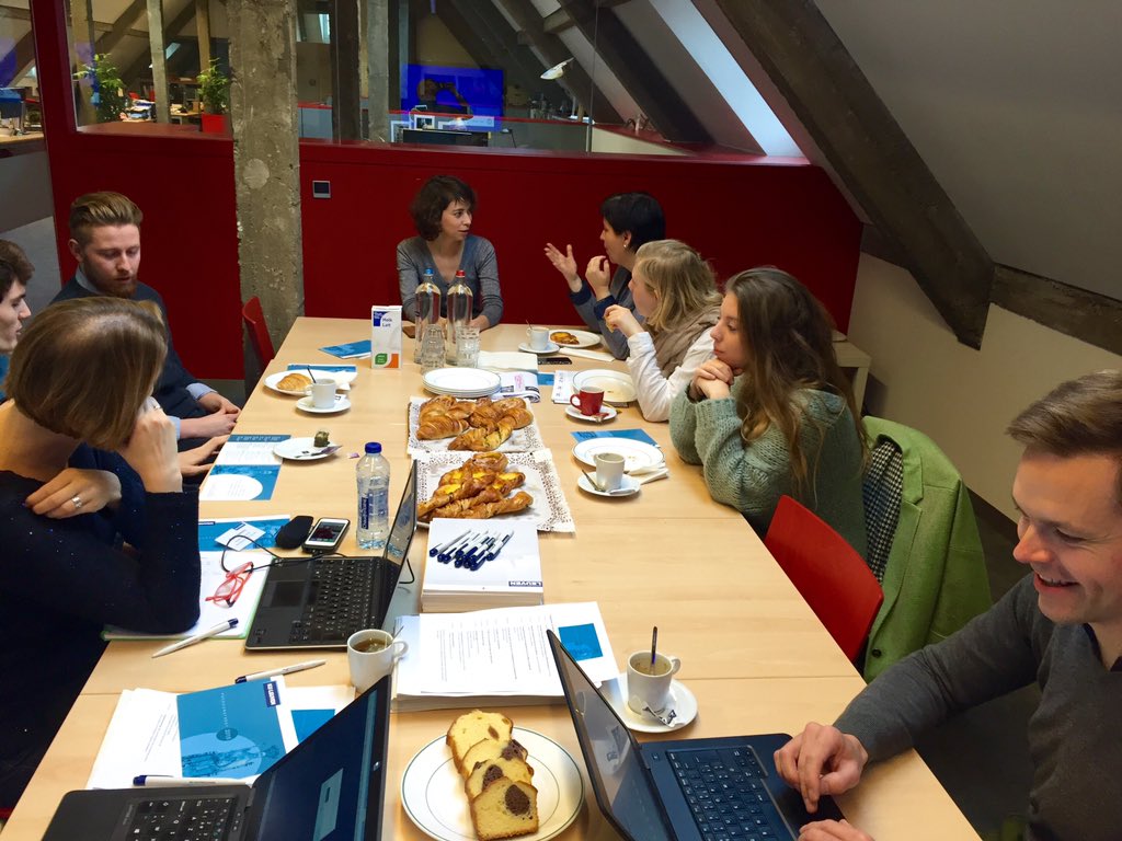 Wij kicken vandaag de pop-up newsroom van het #Patroonsfeest af. Brainstormen maar!