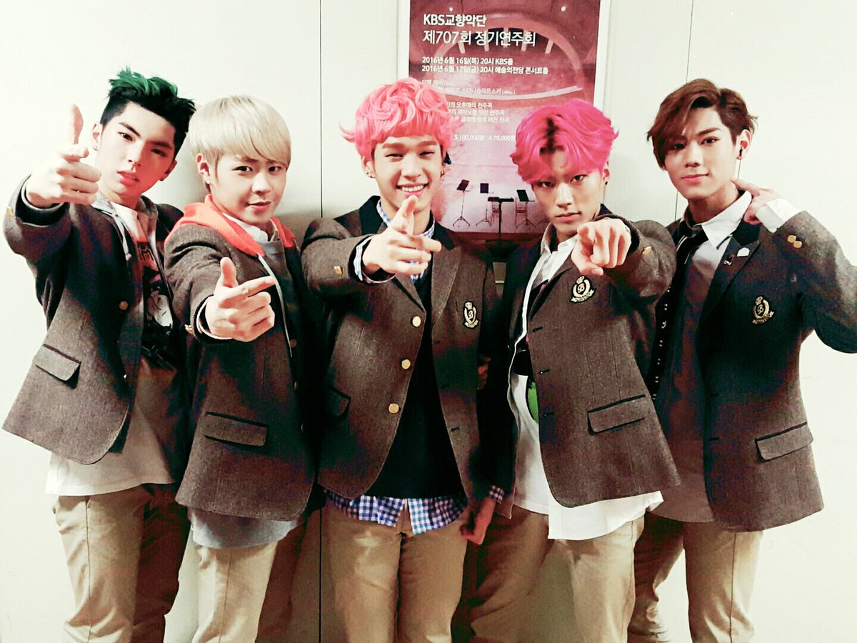 IMFACTofficial's tweet photo. [임팩트] 팬 여러분! 귀욤귀욤한 임팩트 볼 준비되셨죠? 오늘은 I'M FACT 무대도 공개되니깐, 모두들 뮤직뱅크 본방사수!! #임팩트 #KBS #뮤직뱅크 #롤리팝 https://t.co/NfIpQggKfO