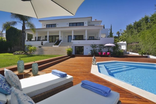 ApexSpainRealty's tweet photo. Stunning 6 bedroom villa in Marbella https://t.co/BGtP5ljoEI viewings available IM or visit our website #SpainRealty https://t.co/dk5ZoJW7DE