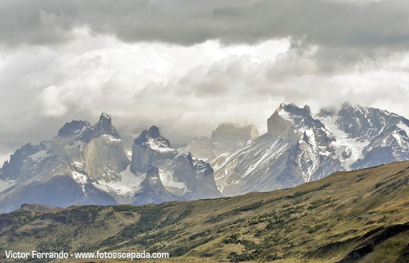 FotoEscapada's tweet photo. ¿Cómo no enamorarse de la #Patagonia chilena con paisajes como estos? #TorresDelPaine #Chile #EscapadaAustral https://t.co/TsmzpxOw8z