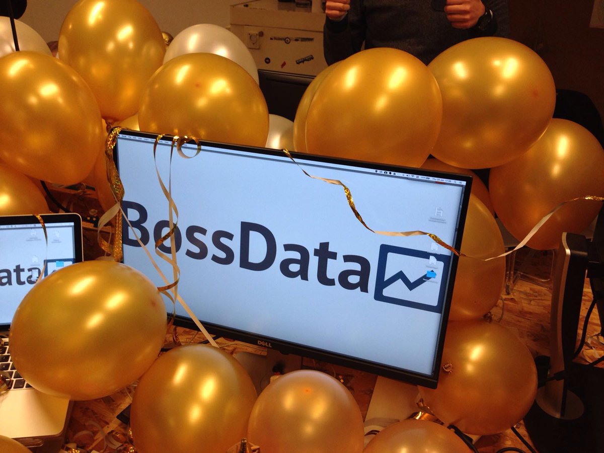 LabarbeManu's tweet photo. Stage @BossData ! Fun times https://t.co/ael97LsOmi