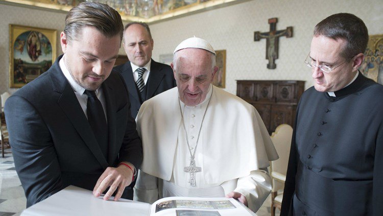 jbosch500's tweet photo. Dear mr. Pope and DiCaprio, what a nice surprise! Greetings from #Hieronymus's hometown https://t.co/Cos1P1CXco https://t.co/bOW32oUQag