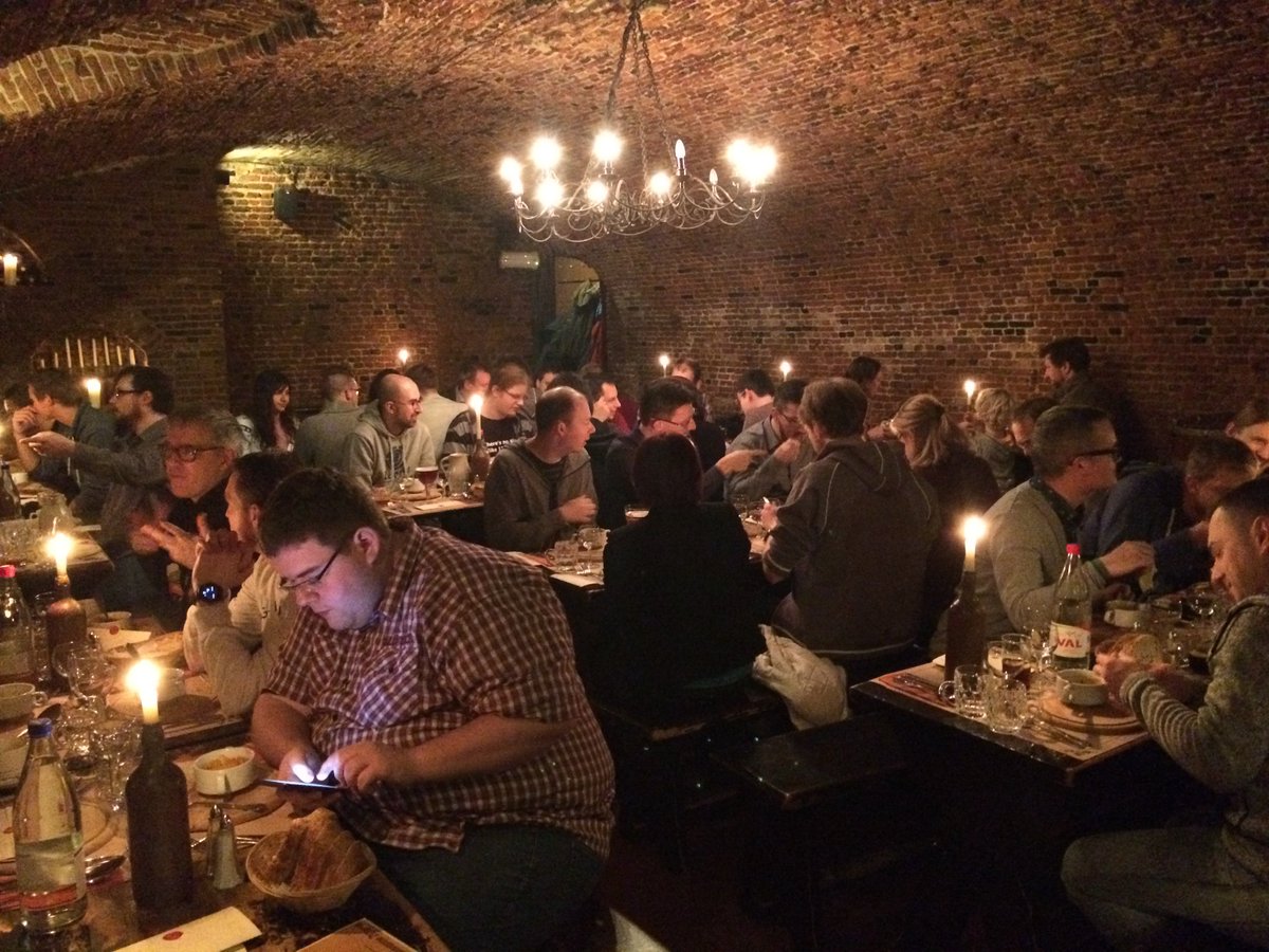 CalEvans's tweet image. Speaker’s dinner…um…cave? :)
#phpbnl16