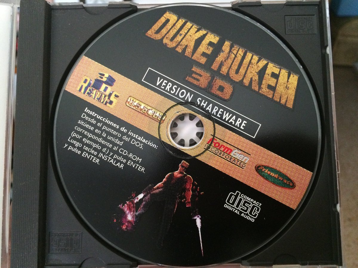 JavierLobo's tweet photo. Estoy llorando porque hace 20 años ya que salió esta cosa. 20 fucking años. #ShakeItBaby #YouWannaDance? #Viejunez https://t.co/LvRKVfPgRi