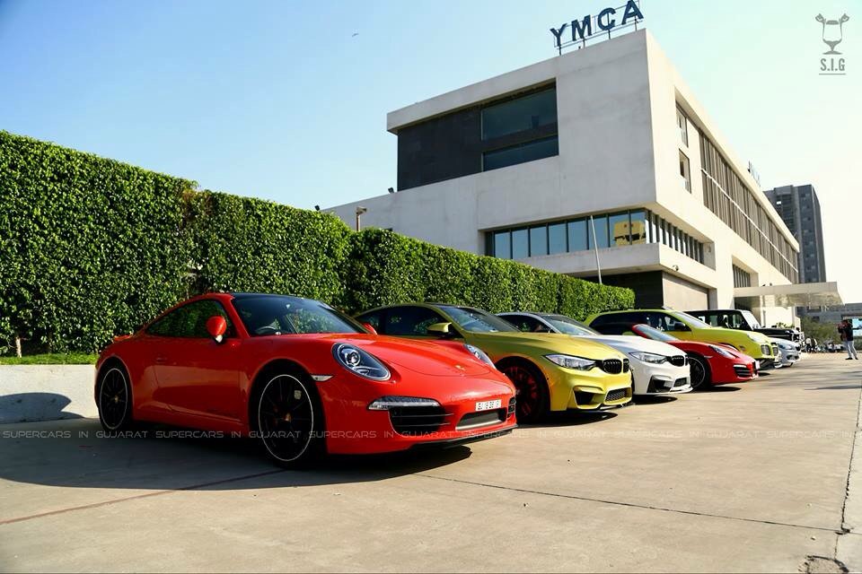 sigautomotive's tweet photo. That's how we like to do it.

#SuperMotorDrive #SupercarsinGujarat #RepublicDay #JoyRide #Porsche #BMW #SIG https://t.co/FEReExm7o3