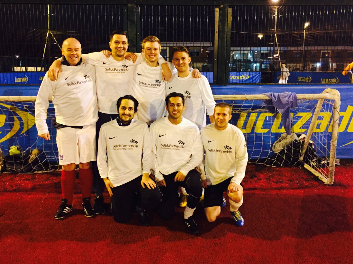 SellickGroup's tweet photo. A few more team snaps from the 3rd matchnight of the #MPFLVII! @CLBCoopers
Don't forget to share yours using the # https://t.co/ZT5N9ExCoF