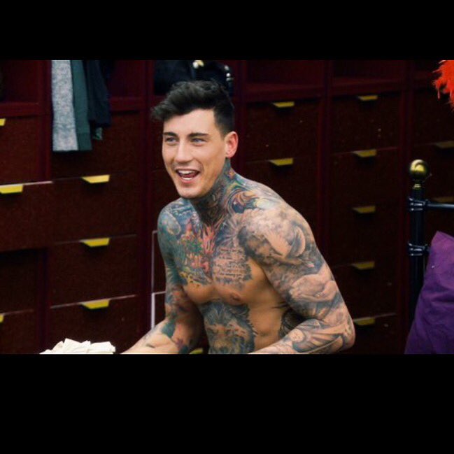 AssetsAgency's tweet photo. Save your fav @JezzaMcConnell @BBUKLive ... #saveyourfav #jeremycbb https://t.co/cZeX71M7V9