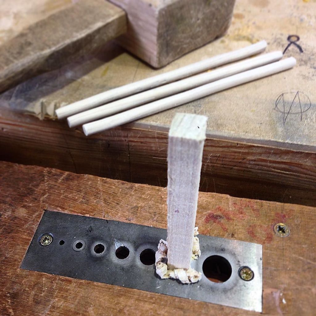 Russ_Street's tweet photo. Square peg - round hole #woodworking #dowling #drawbore https://t.co/6RVphD1mdm https://t.co/MpQ4QvaqrB