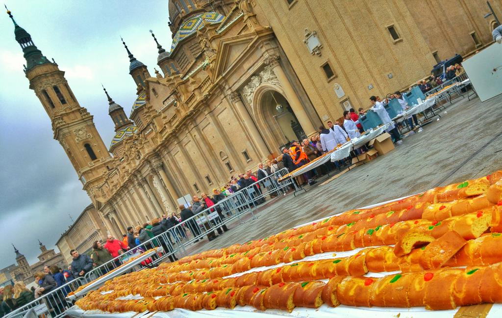SoydeZaragoza's tweet photo. Desde nuestra Plaza del Pilar...

¡FELIZ DÍA DE SAN VALERO! https://t.co/jCrcmV5BrT