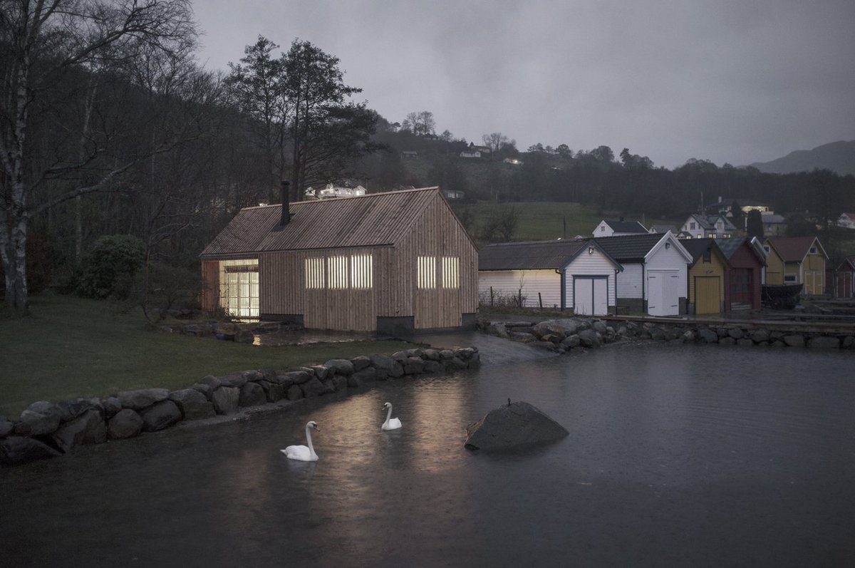 Naust V / Koreo Architects &amp; Kolab Architects
#Architecture #BoatHouse
ow.ly/XFIBh