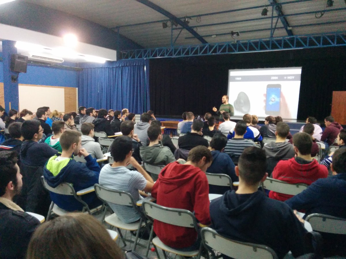 jaimerr's tweet photo. Sala llena para ver a @manolitotic y su #realidadaumentada #sysmana2016 https://t.co/KQMMlYAttk