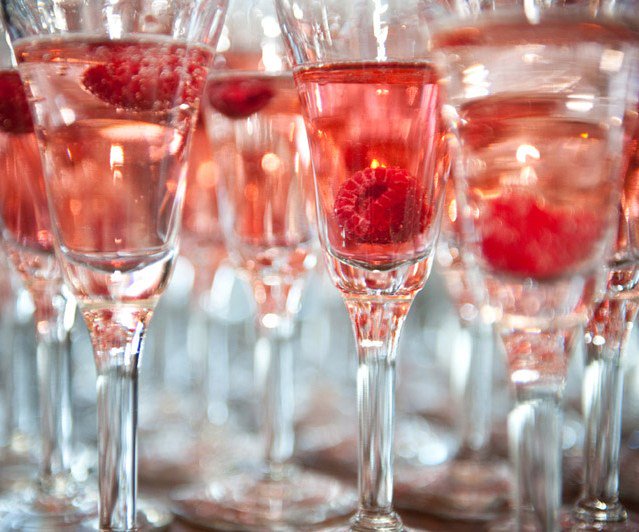 Valentine's day with free sparkling rosé when ordering 2 courses from our A la Carte. Booking only, 02078361415.