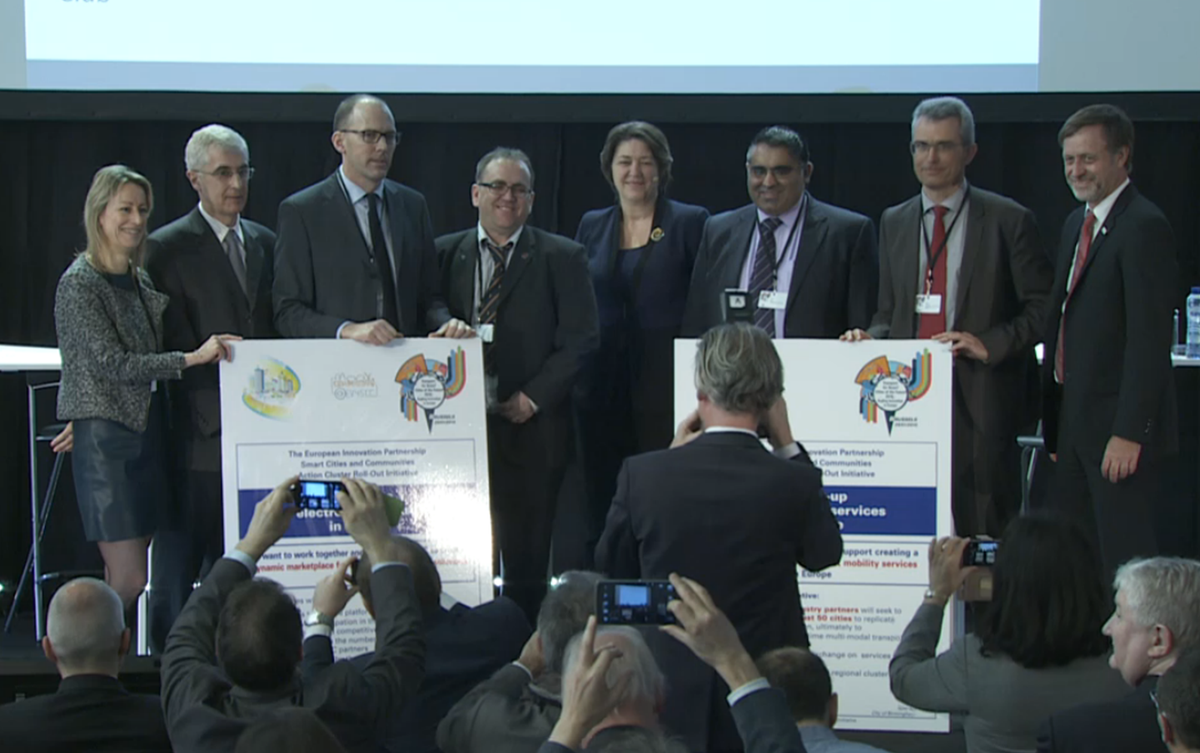 EUSmartCities's tweet photo. .@Bulc_EU, cities representatives and @EUSmartCities stakeholders presented their initiatives in #ScalingMobility https://t.co/rSA9uueoml