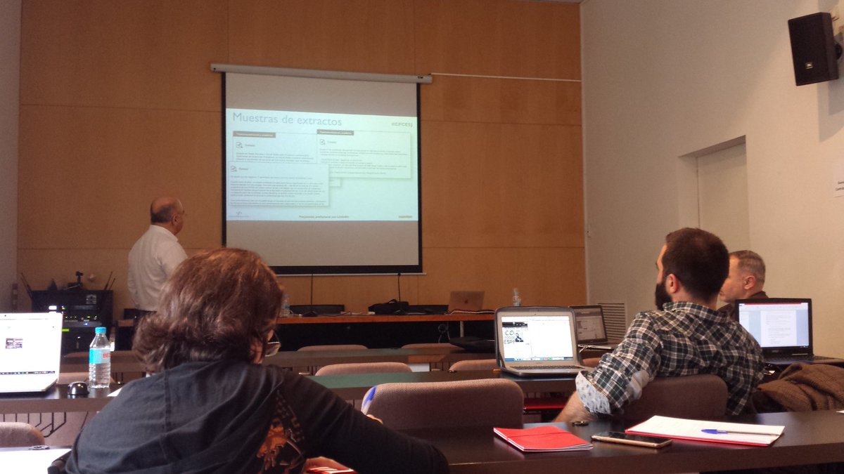 33nuria33's tweet image. Bones eines per rentar la cara al LinkedIn #esjcpc al @Periodistes_org