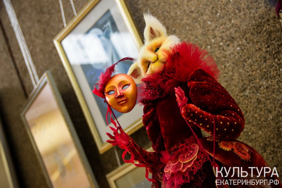 Доброй пятницы, друзья.
О чем молчит кукольный кот?
Кот живет в Музее ИЗО на ул. Воеводина,5  до 31 января.