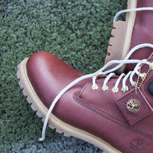 davidzshoes's tweet photo. Just in time for the big game. The Football Boot is out now. #limitedrelease #timberland https://t.co/NRSr0zylq7 https://t.co/dIvSp5UY40