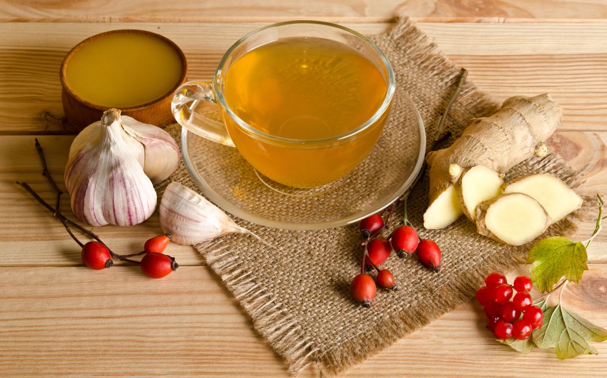 Пейте чай с тертым имбирем,настоящим медом,свежим лимоном,облепихой или другими полезными ягодками и будьте здоровы!