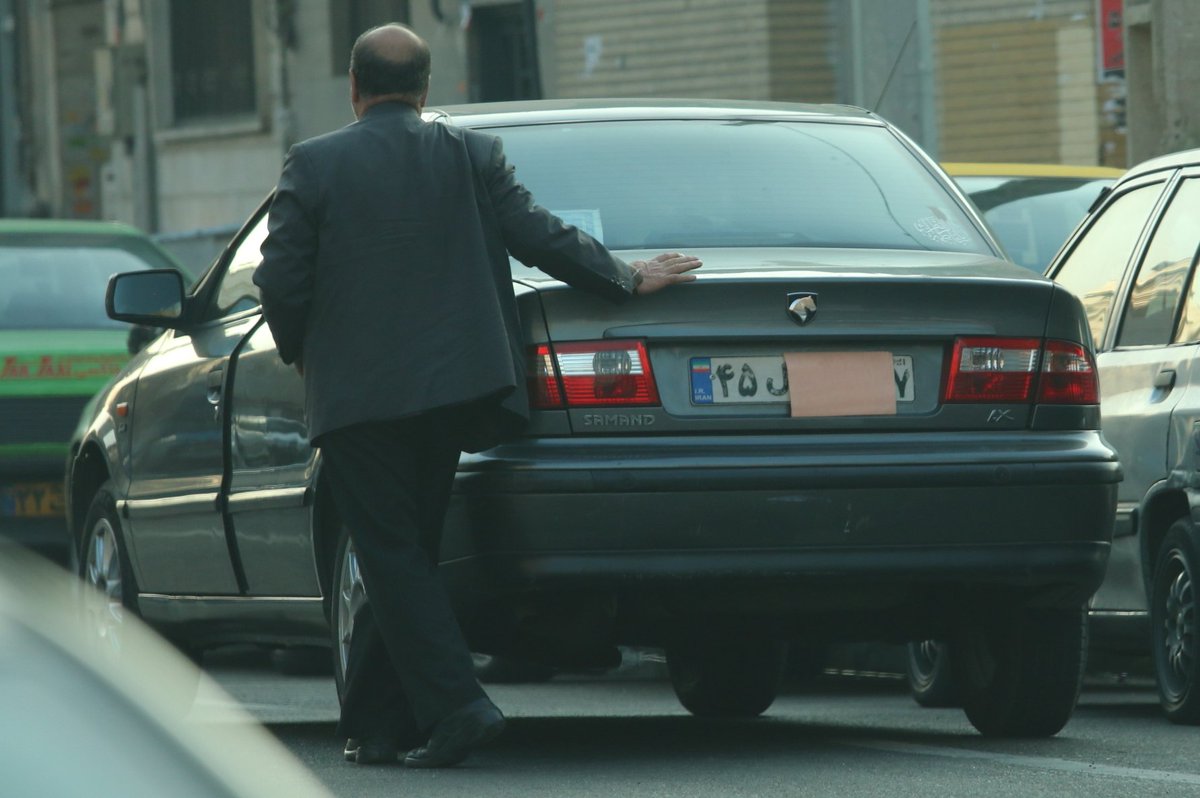 イランでは 車のナンバープレートにひげそりクリームを塗る人が増えています Togetter イランでは 車のナンバープレートにひげそりクリームを塗る人が増えています Togetter