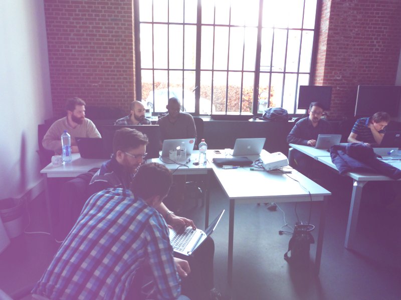 maxczet's tweet image. Recap Day 3+4. Let's dig into #Angular!  #Testing #Componentization #Routing #Webpack facebook.com/philos.io/