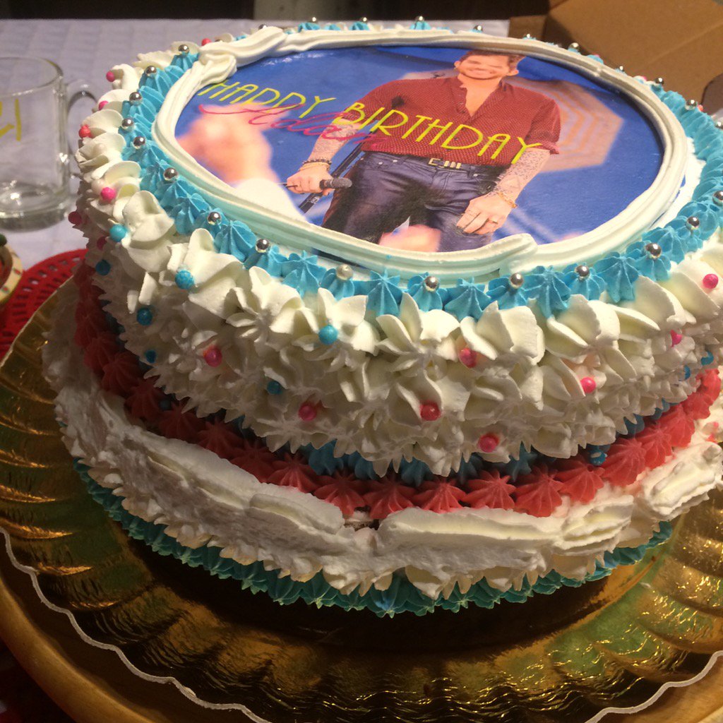 adamsglamberrt's tweet photo. Sorry but I really proud that I made this cake @adamlambert https://t.co/mTSF0U6H84