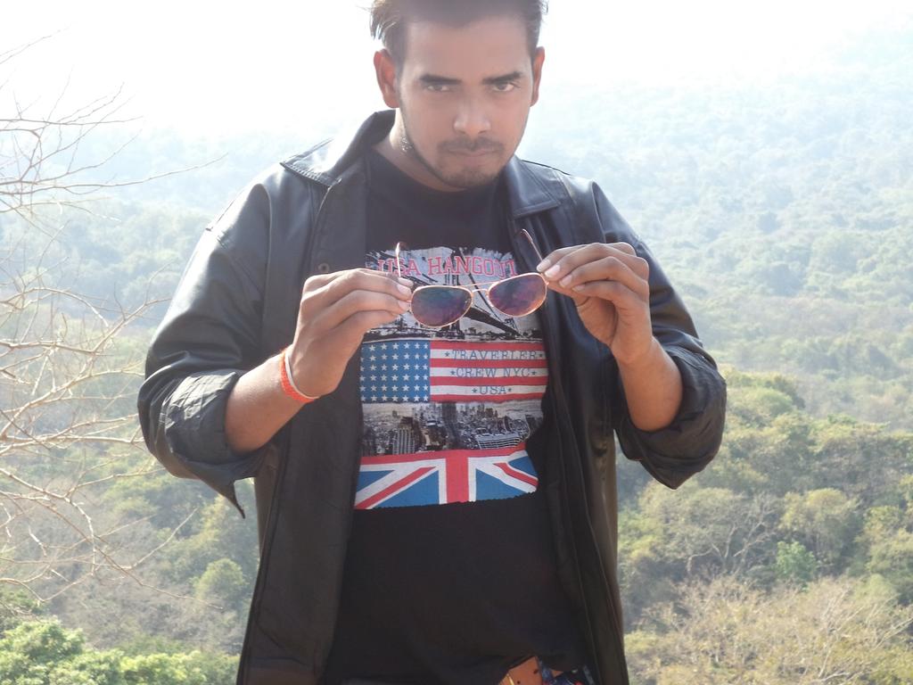 abhishek1992786's tweet image. Sun # pagli hum ksi ki #barbari nahi karte Qki #jitni saamne #waale ki #Soch hai usse #zyaada to apni #aproch hai.👸👰