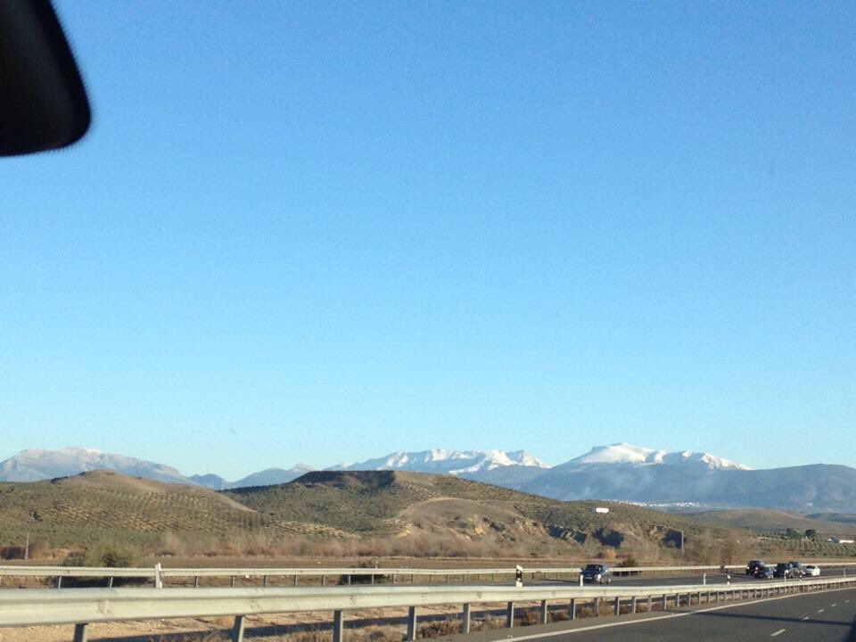 Supeingo日本人のためのスペイン語 遠くに見えるシエラネバダ山脈 冬には雪をかぶりきれいな白い山々が連なります 日本人のためのスペイン語 Espanolparajaponeses Sierranevada グラナダ 車窓からの眺め T Co Dhizn8bmze Supeingo日本人のためのスペイン語 遠くに見えるシエラネバダ山脈 冬には雪をかぶりきれいな白い山々が連なります 日本人のためのスペイン語 Espanolparajaponeses Sierranevada グラナダ 車窓からの眺め T Co Dhizn8bmze