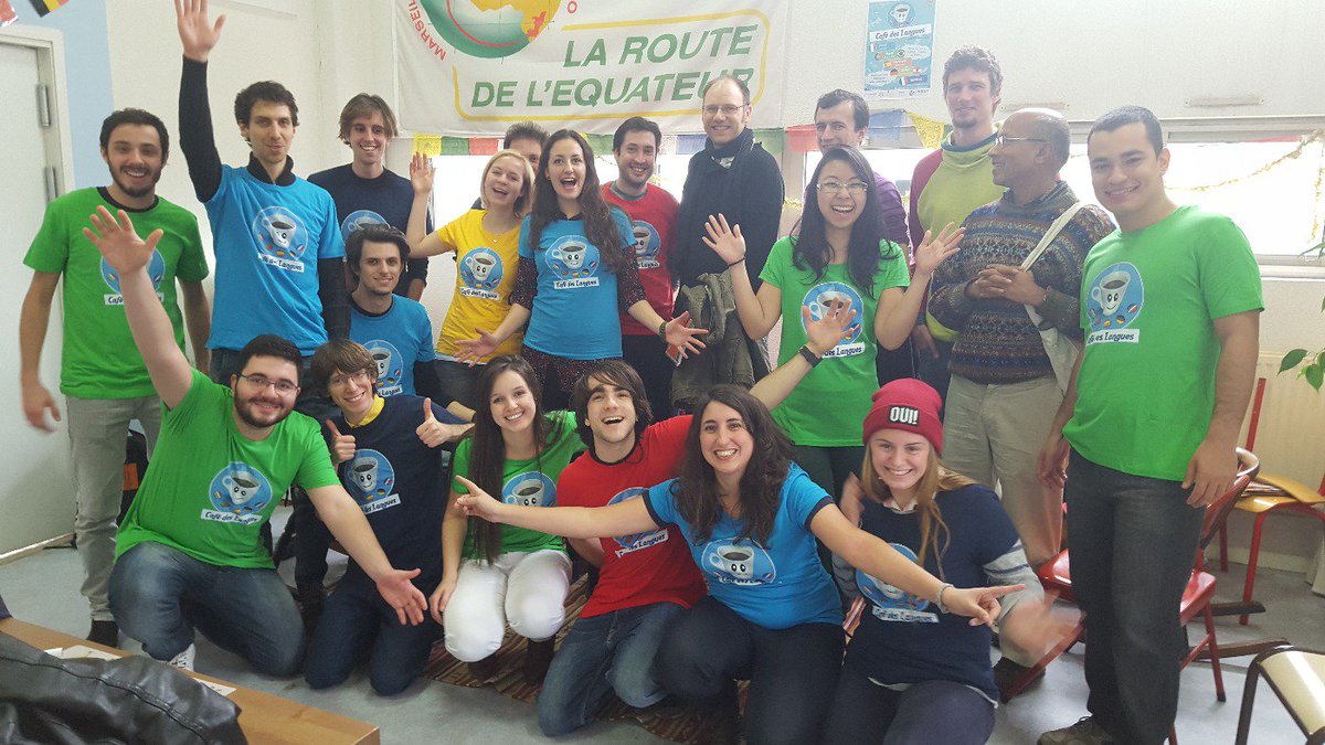 Cafe_Langues's tweet photo. Une équipe aux couleurs du monde ! Voici à vous le Café des Langues 2015/2016 :) #Luminy #univamu https://t.co/eVovuSXBbt