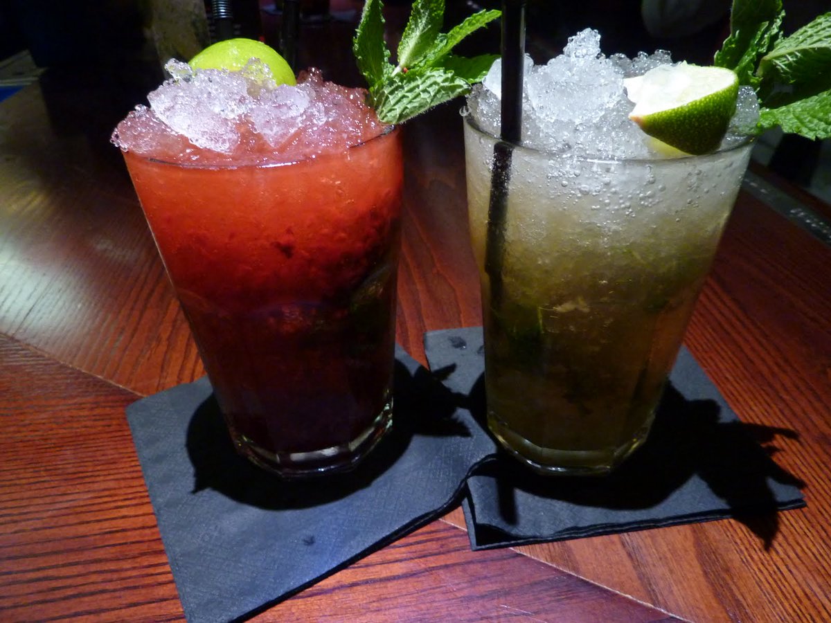 ScrapbookLS's tweet image. Definitely got that #FridayFeeling!
#Cocktails #London #Blogger #LifestyleBlogger #LondonBlogger