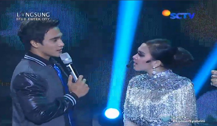SCTV's tweet photo. Siapa nih yang cocok jadi pasangan @Official_SYR? #KonserSyahrini https://t.co/8deHXkXL7d