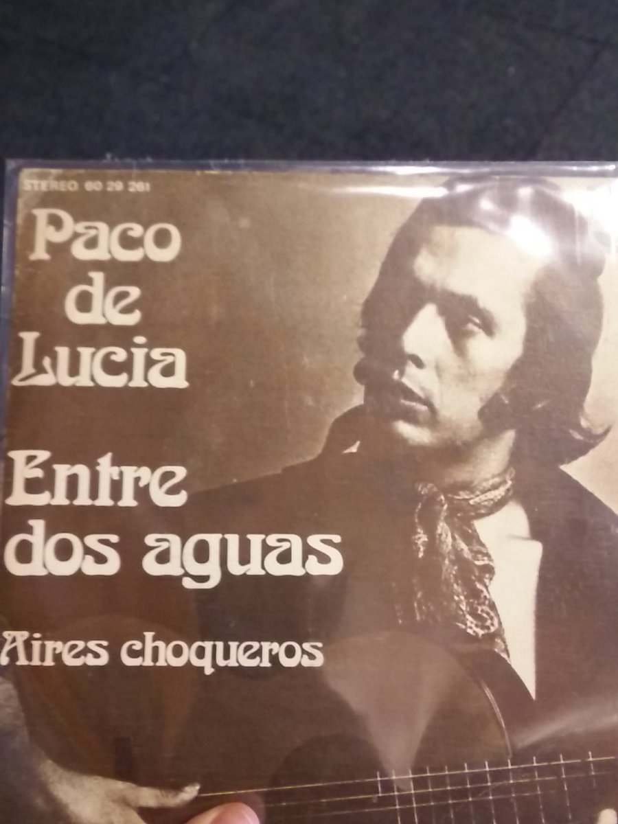 AccioSwift7's tweet image. We have this present for you @bryanadams How can we give it to you?