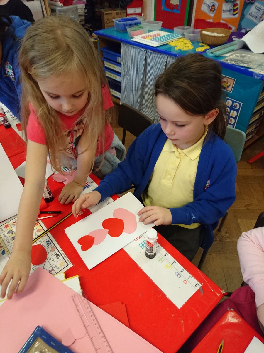 portmeadp's tweet photo. Year 1 made cards for St. Dwynwen's day. We made hearts to arrange using symmetry #pmdpart #pmdpcym #pmdpgt #pmdpre https://t.co/orHF9EjEuj