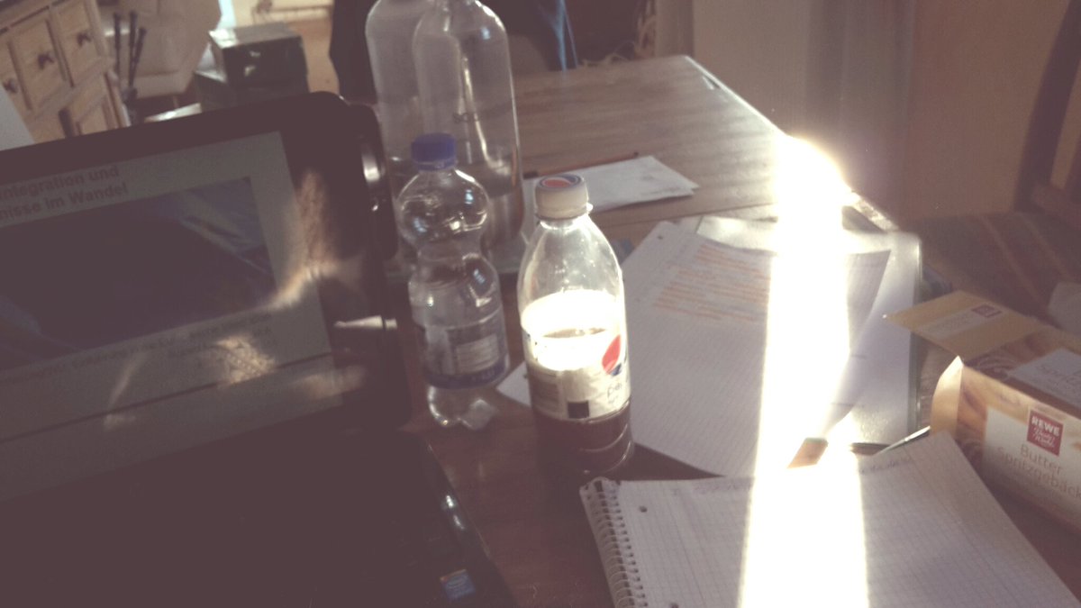 CeshireChat's tweet photo. Studying like: cookies & coke at the ready, everything set. And then. Cat happens. #whatchalookinat #petmehuman #now https://t.co/fzh18XxHZ4