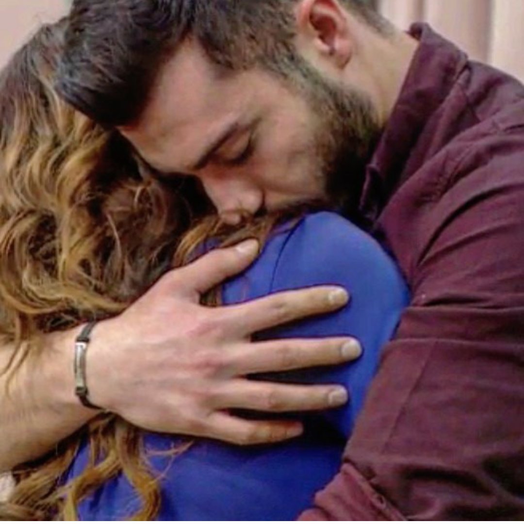 İşte tamda bu şarkıydı öffff...@EUbeyli <a href="/ultraslanayca/">Ayça begen</a>