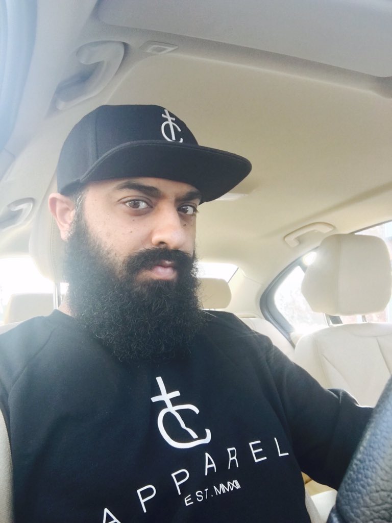 SKlassMusic's tweet photo. Friday Feeling!!! Black on Black @TallCrooks #BeardLife https://t.co/jbaOxbdRuP