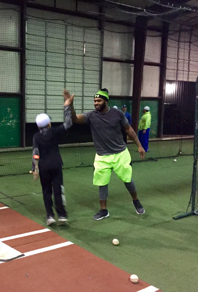 PNTScoutTeam's tweet photo. Join us @PowerAlley 7pm 2nght as we send coach Hawkins to MLB spring Training in style! #BigBoppi https://t.co/wN4jo9lF9Z