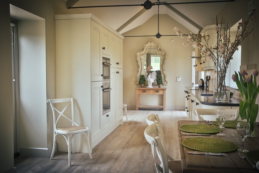 Win a 2 night break in a stunning 2 bedroom <a href="/Holiday_at_Home/">Holiday at Home</a> cottage, Austin at Holly House Farm. RT to enter!