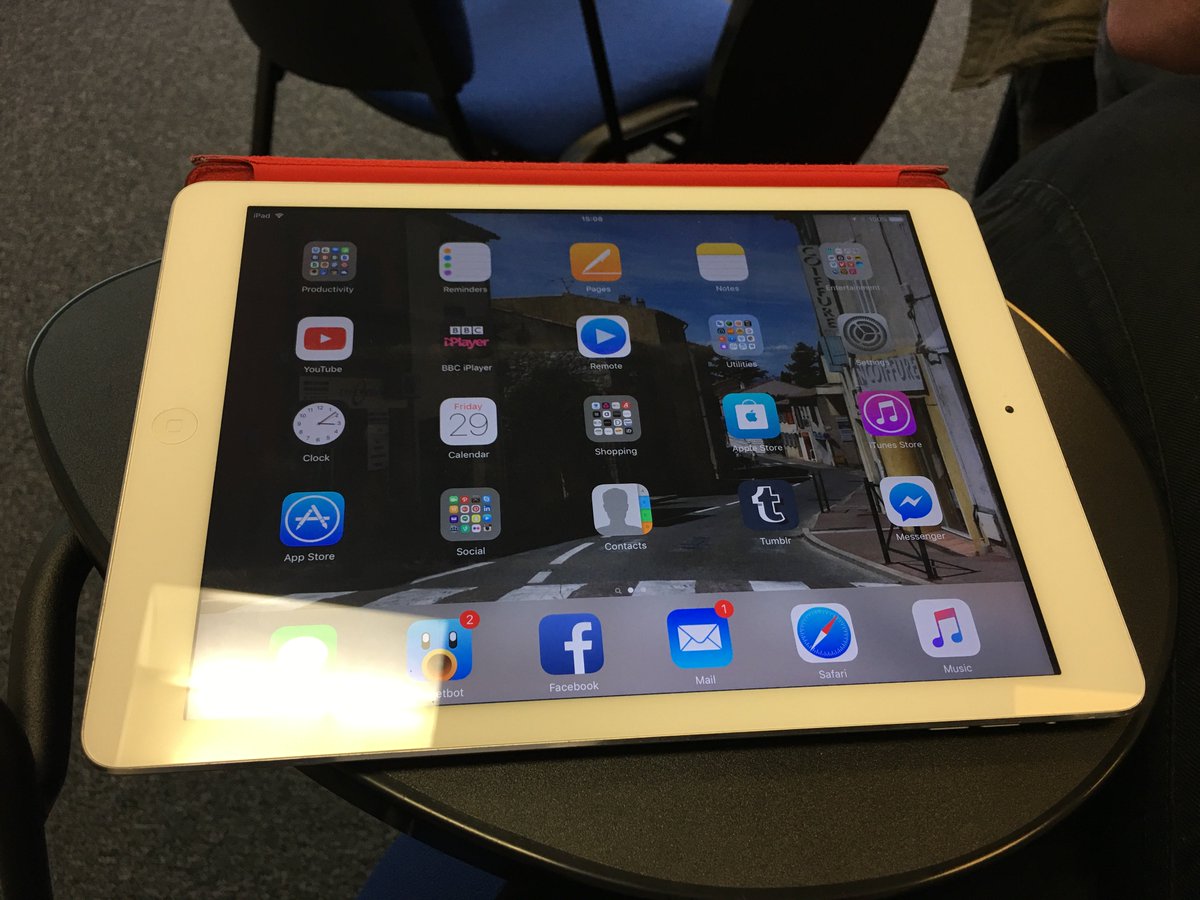 dougmorton's tweet image. That&apos;s not an iPad Pro

#TinyTable