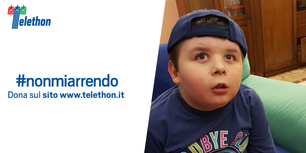 Fondaz_Telethon's tweet photo. Affrontare la delezione del cromosoma 6 è durissima per Tommaso. Ma mamma Rossella è con lui a gridare #nonmiarrendo https://t.co/ozaT3NsQG6