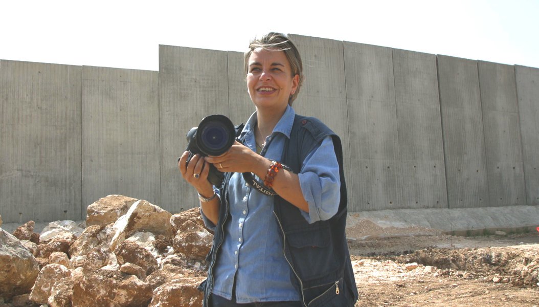 2 weeks. Anja Niedringhaus Courage in Photojournalism Award nominations deadline is 2/12. ow.ly/Xkzic