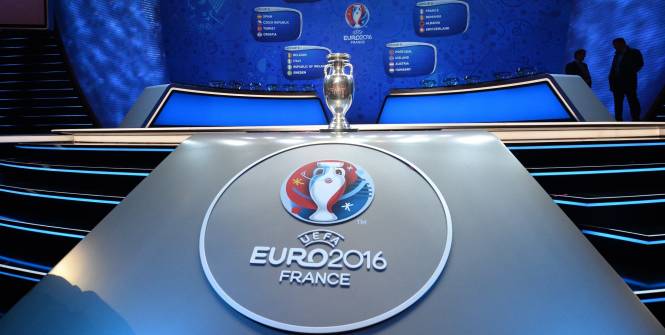 lequipe's tweet image. Droits TV : La finale de l'Euro 2016 sera diffusée en clair sur M6 bit.ly/1PJKFQJ