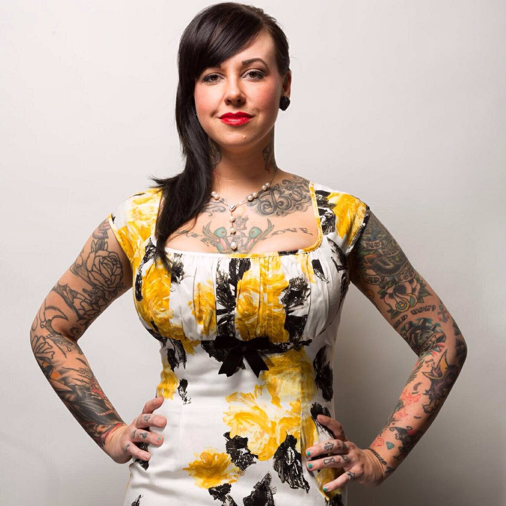 Meet Leslie Ross (<a href="/AbFabuLeslie/">Leslie Ross</a>), the brains and beauty behind <a href="/Treadsack/">Treadsack</a>'s #canardhtx!
