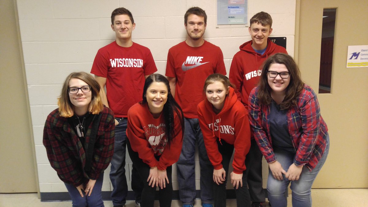 xo123000's tweet photo. Ms. Meddaugh's Mass Media class sees red! #MHSred #drugfree #onemukwonago https://t.co/49WCFR1d0T
