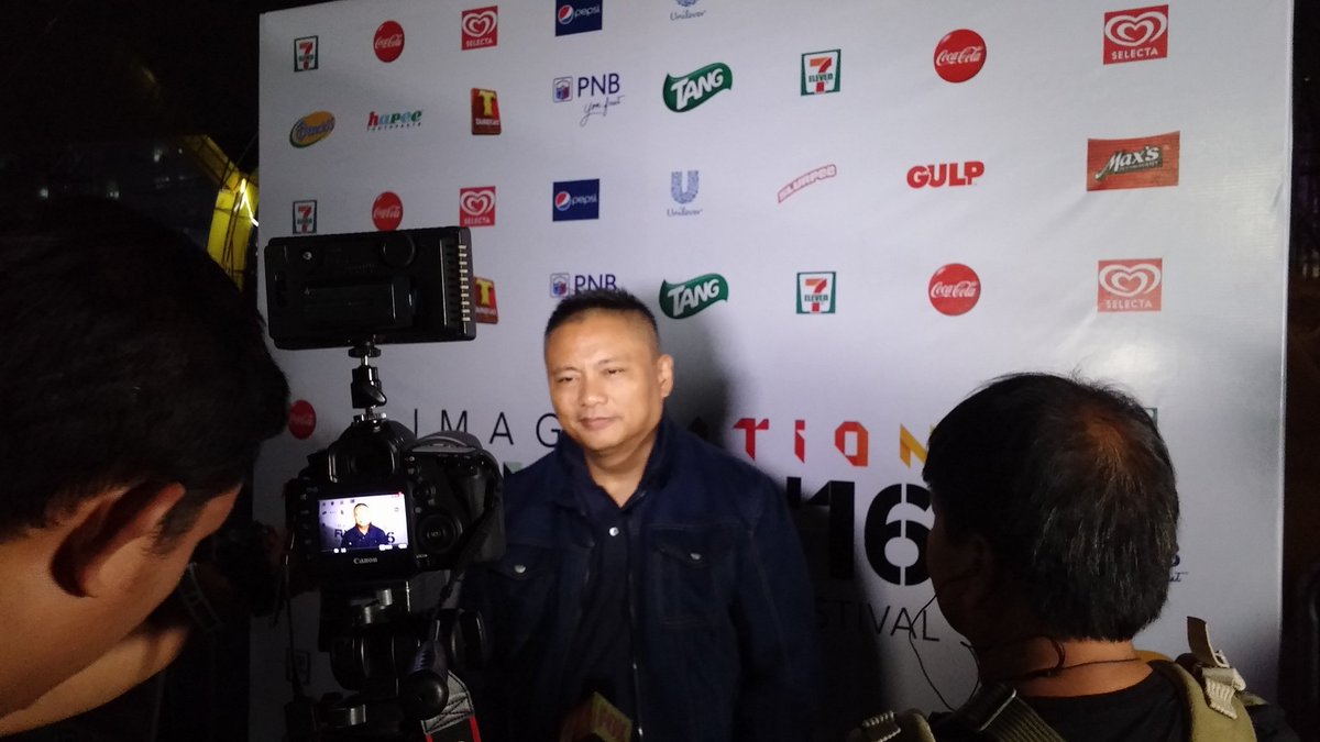 TV5manila's tweet photo. Born To Be A Star judge, Andrew E, magpapamalas din ng galing dito sa #Fusion2016. #imagination #playsone https://t.co/08hxaOxumk
