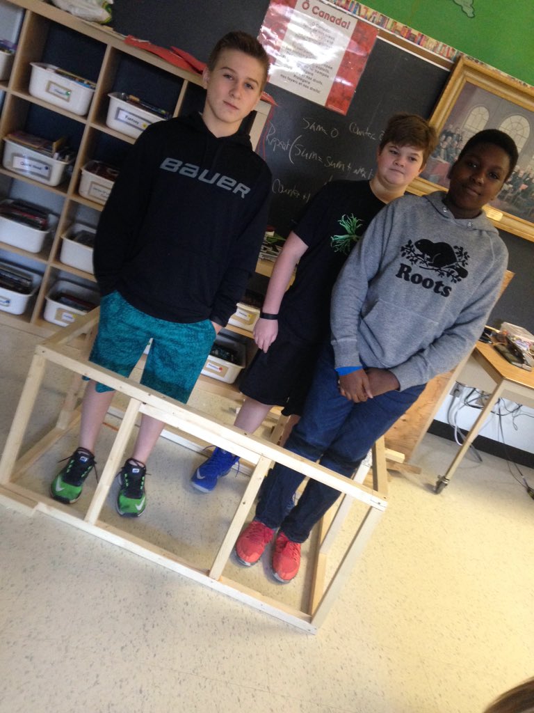 Cowpernicus's tweet image. @ICRPS_Sundevils #interestingmoments we are learning to build a dog house during genius hour.