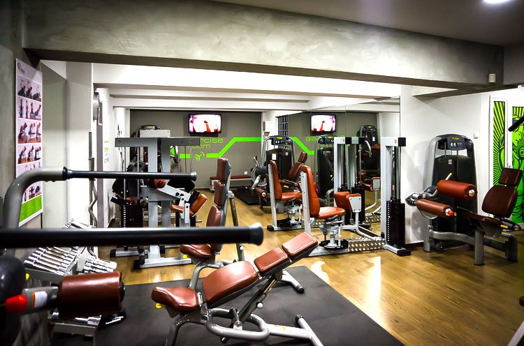 origami_media's tweet image. Some shots of #graphic #design and #indoorgraphics by @origami_media for Flex Ladies Fitness Hall