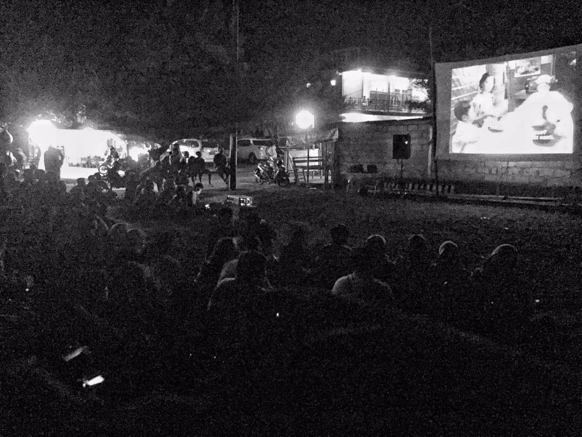 Terima kasih yang telah datang ke layar tancap Siti di pantai depak :)