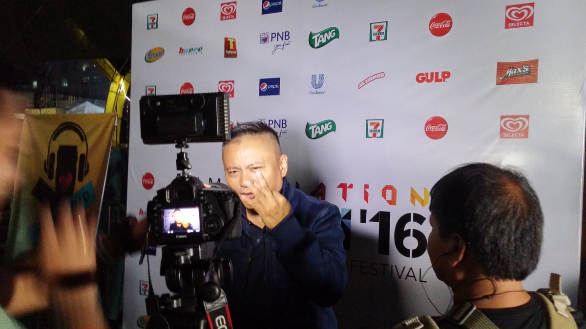 TV5manila's tweet photo. Ika nga ni Andrew E, "Humanap ka ng _____!" What's the missing word? #Fusion2016 #imagination #playsone https://t.co/5eIGQX59Up