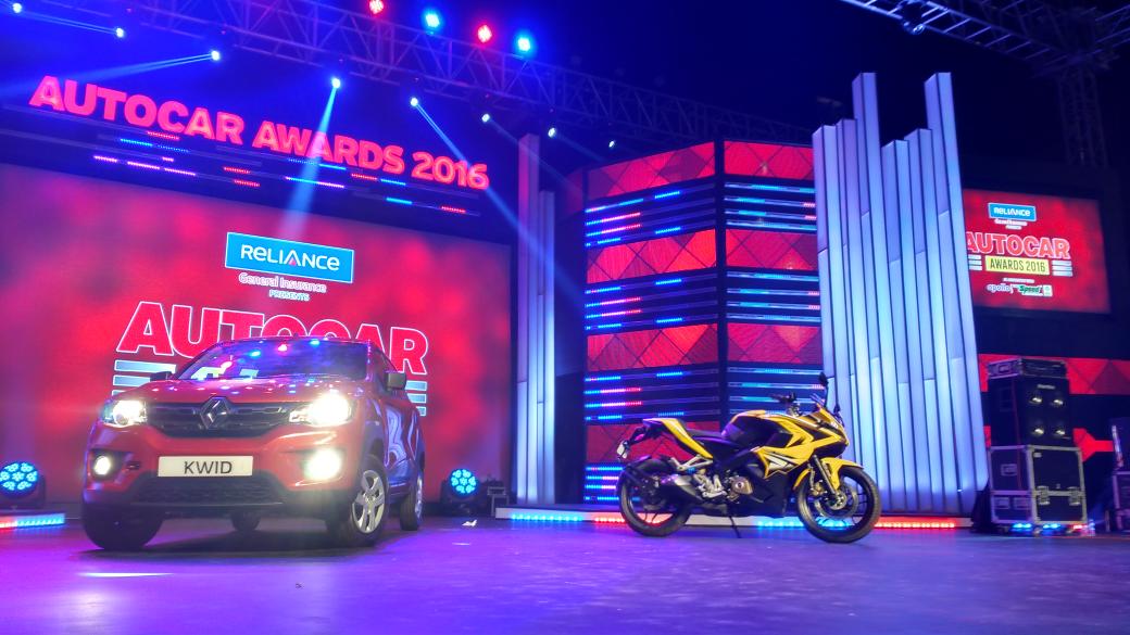 autocarindiamag's tweet image. The #Autocarawards2016 #winners #PulsarRS #Renault #Kwid