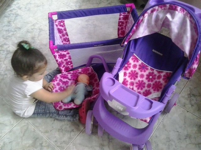 AgusAccentini's tweet photo. La Gorda Juegando...♥♥♥ https://t.co/YpAGct0igK