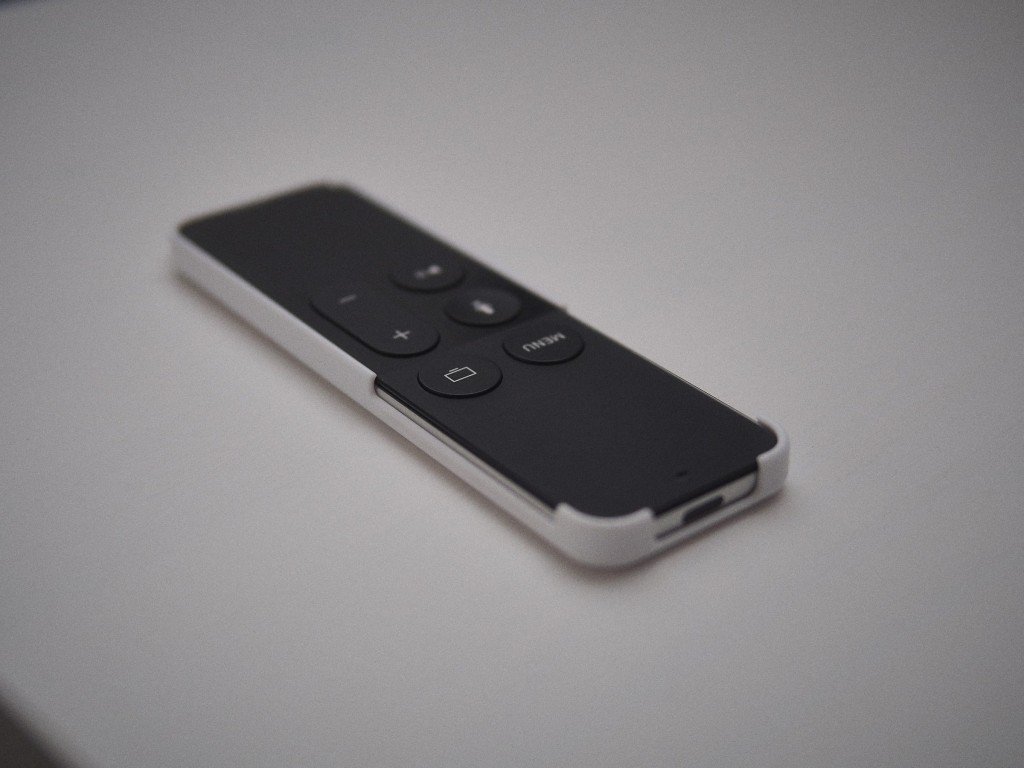 gdgts's tweet photo. Neu im Gdgts-Blog: NeoFit Case für Apple TV Remote https://t.co/XPPXQmuRmT #appletv #remote https://t.co/yDDIxdAekJ